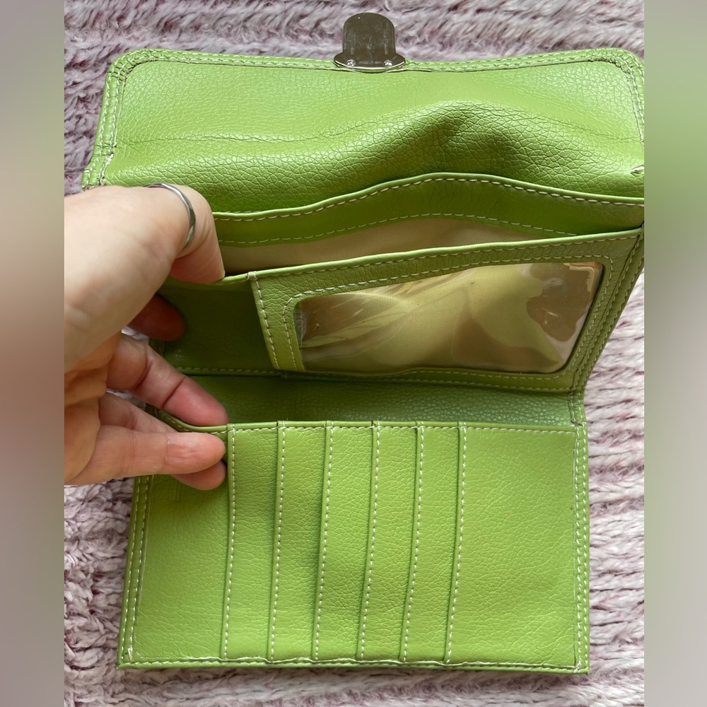 Green Wallet - Picture 4 of 5